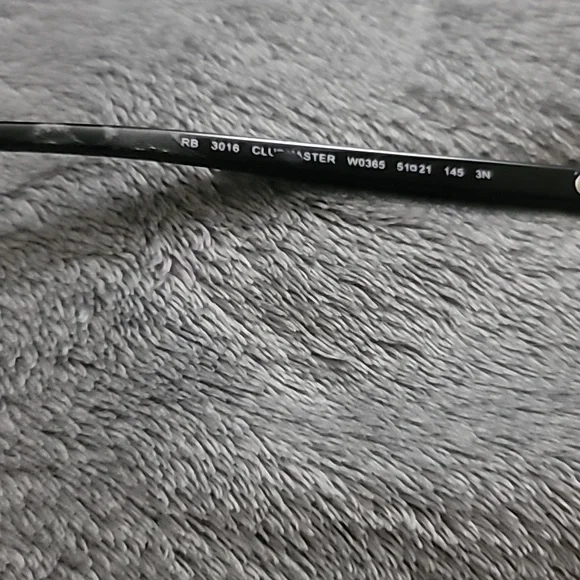 Ray-Ban RB3016 Clubmaster Black Polarized Sunglasses With Case - Picture 5 of 9